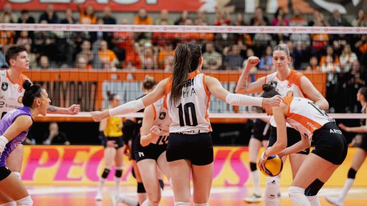 Eczacıbaşı Dynavit, play-off serisi ilk maçını kaybetti!