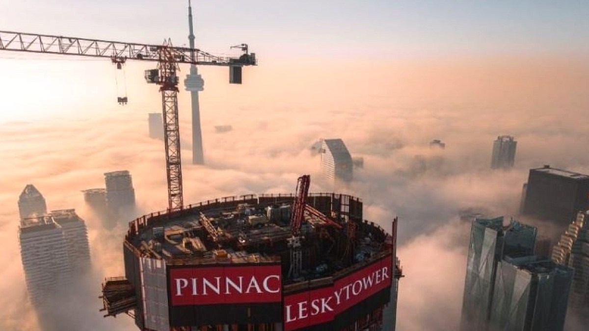 352 metre uzunluğundaki bina inşaatı bitmeden ülkenin zirvesine oturdu