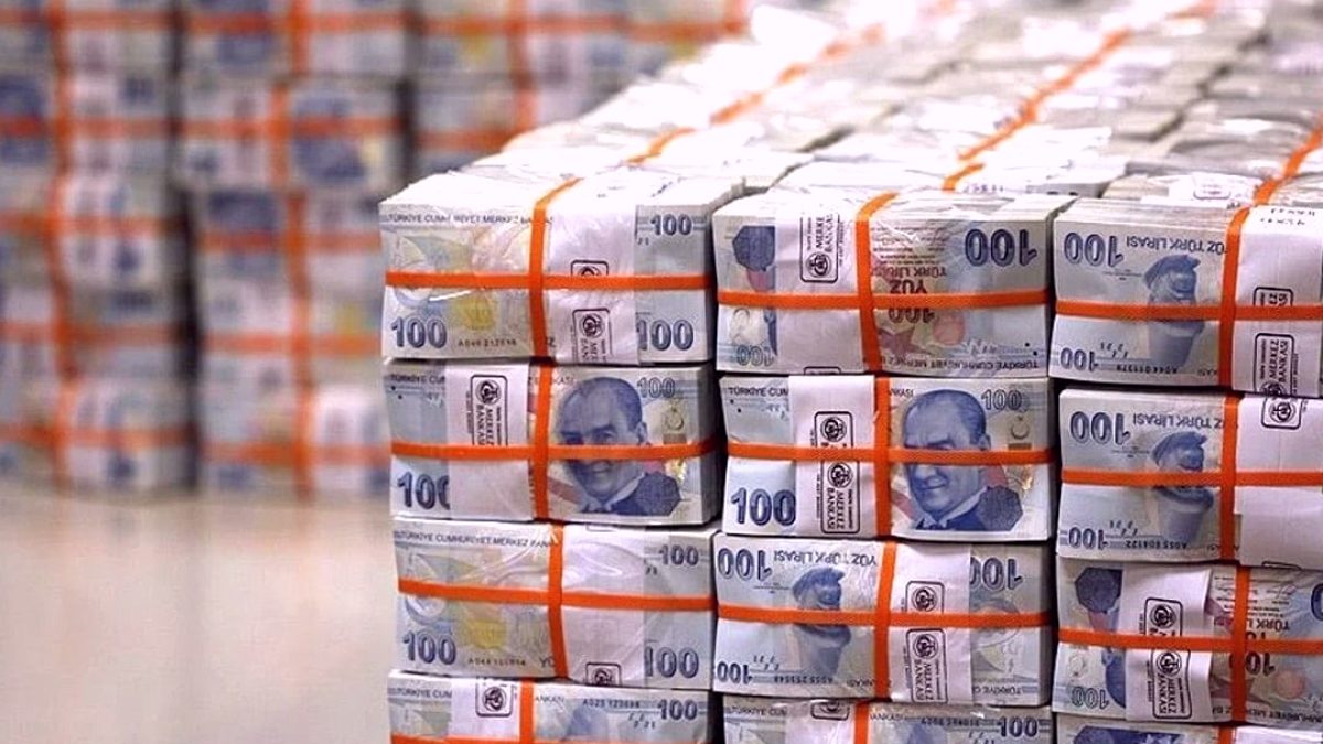 CHP'li Akay: Hazine sadece üç ayda 867,6 milyar TL faiz ödedi