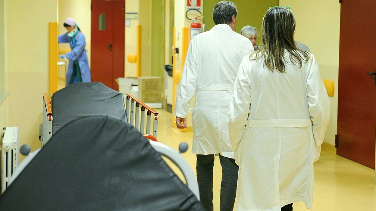 Doktorlar bayrama borçlu giriyor