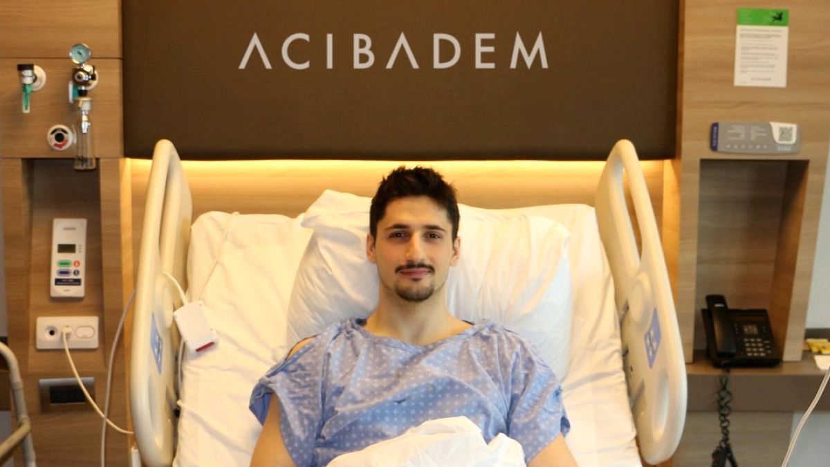 Beşiktaş GAİN Emir Adıgüzel'in ameliyat olduğunu açıkladı