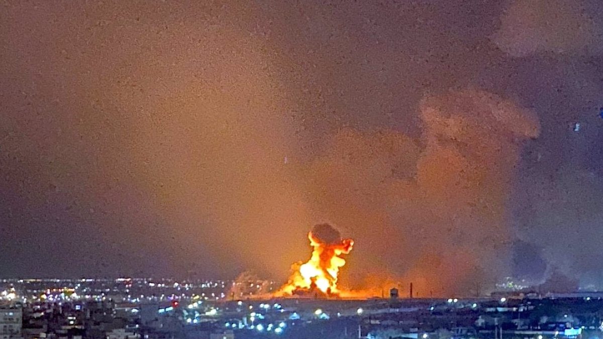 Görüşmeler hız kazanırken ABD-İsrail uçakları İran'ı vurmaya başladı