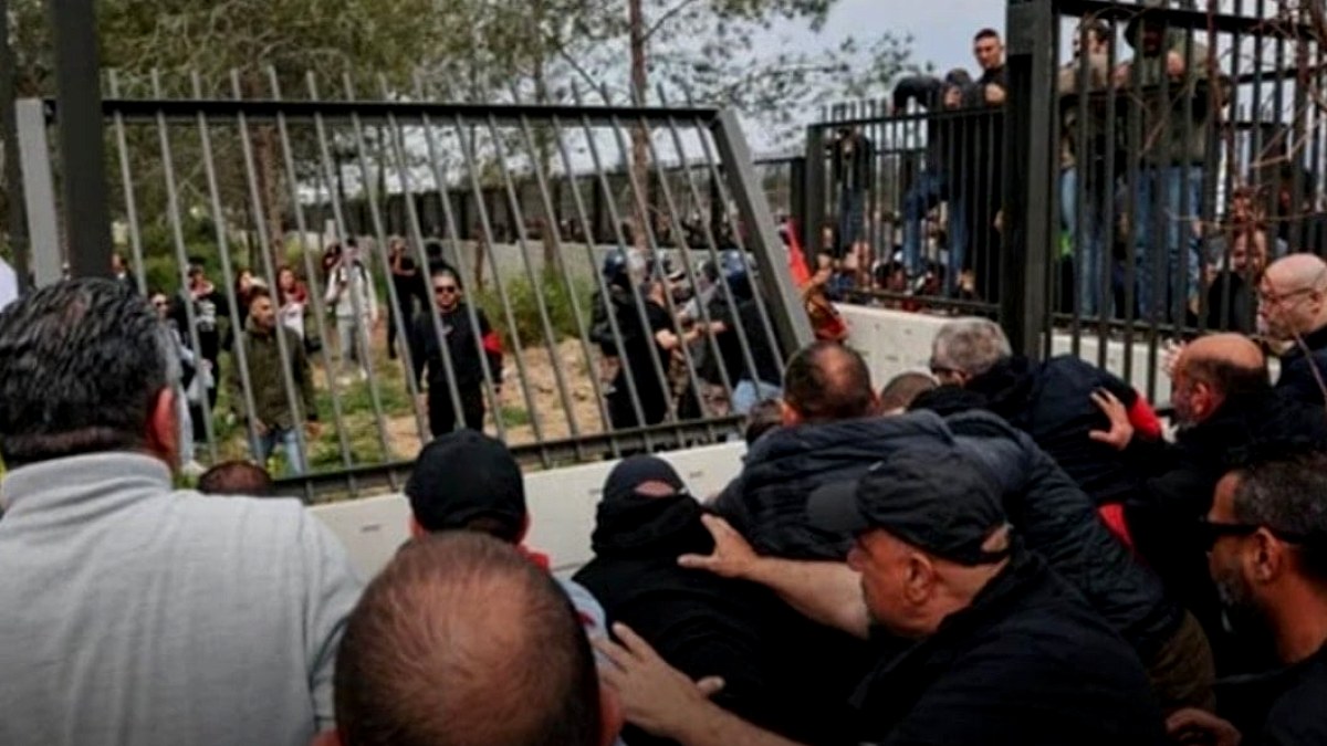 'Yavru Vatan'ı sokağa döken kararname geri çekildi