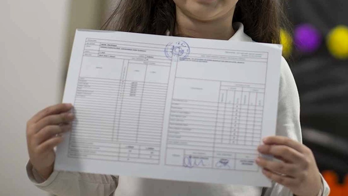 Karneler saat kaçta verilecek 2026, 16 Ocak okullar yarım gün mü?