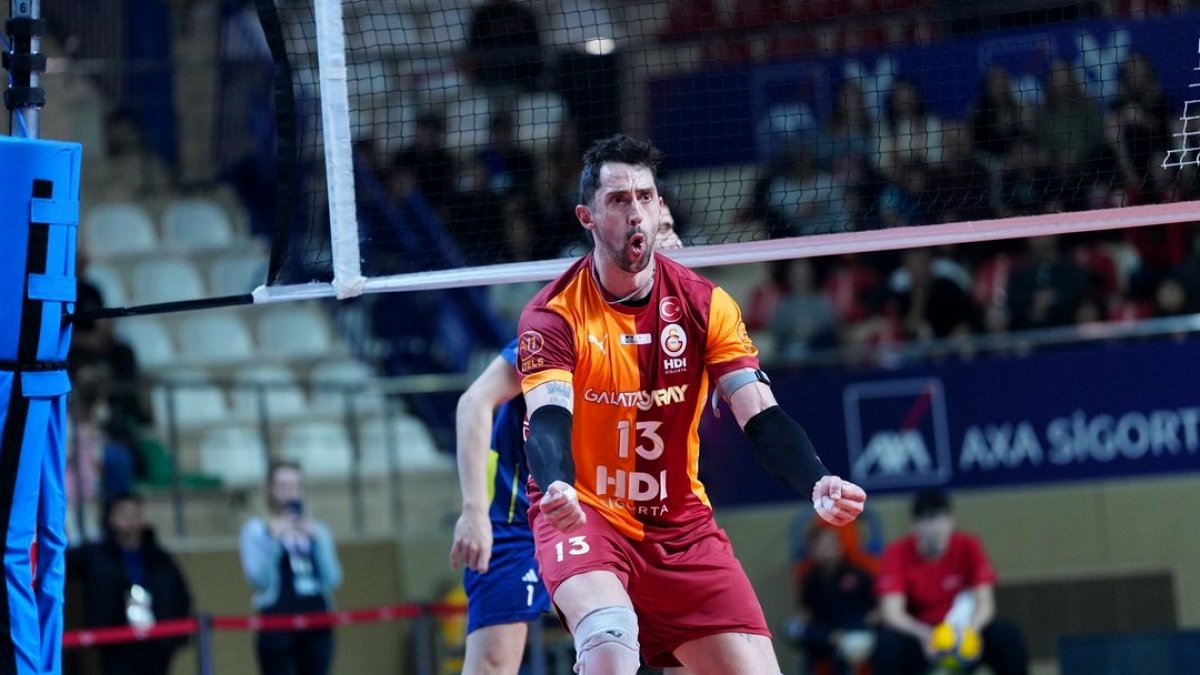 Galatasaray HDI Sigorta, Fenerbahçe Medicana'yı 3-1 yenerek finale yükseldi.