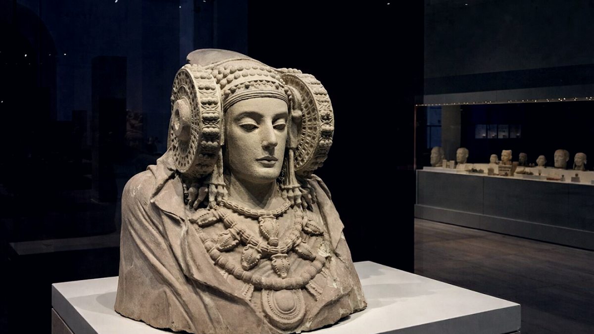 Sahte olduğu düşünülüyordu... 2 bin 400 yıllık gizemli heykel