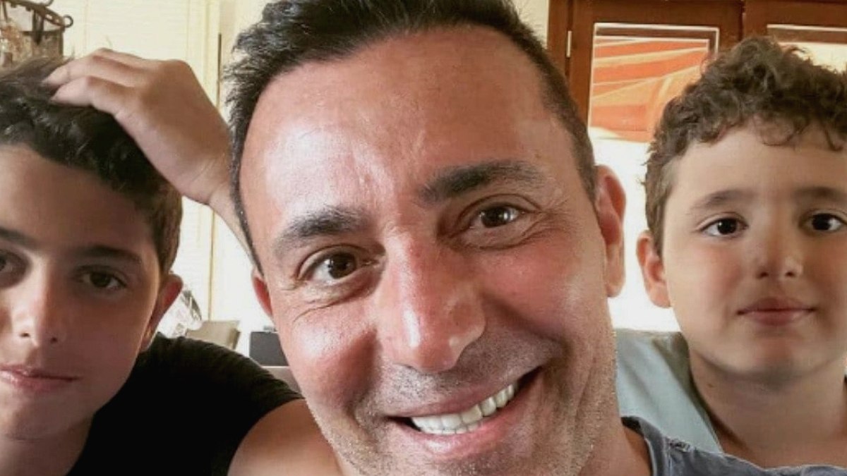 Saygı gecesinde Mustafa Sandal'a sürpriz: Oğulları babalarının izinde!
