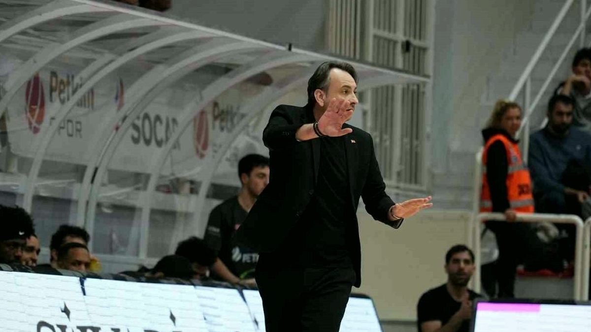Aliağa Petkimspor'da başantrenör Özhan Çıvgın ile yollar ayrıldı!