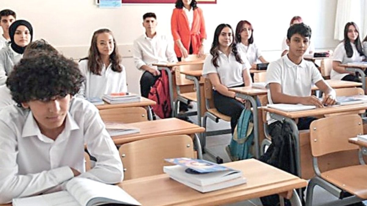 Hayalet öğrencilere diploma dağıtmanın cezası 2.588 TL