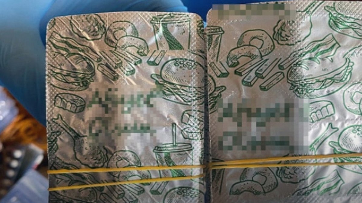 Islak mendil değil uyuşturucu çıktı, bu yazıyla kamufle ettiler!