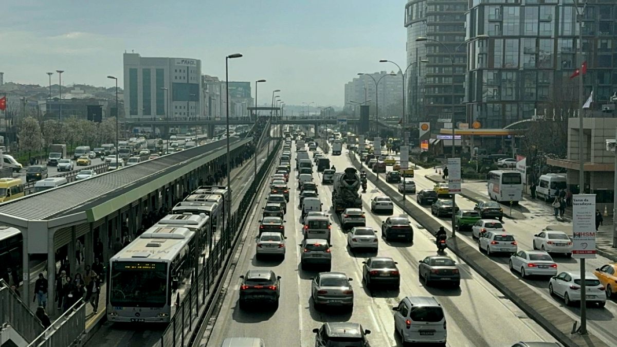 İstanbul'da sabah trafiği: Anadolu Yakası'nda yoğunluk yüzde 83'e ulaştı