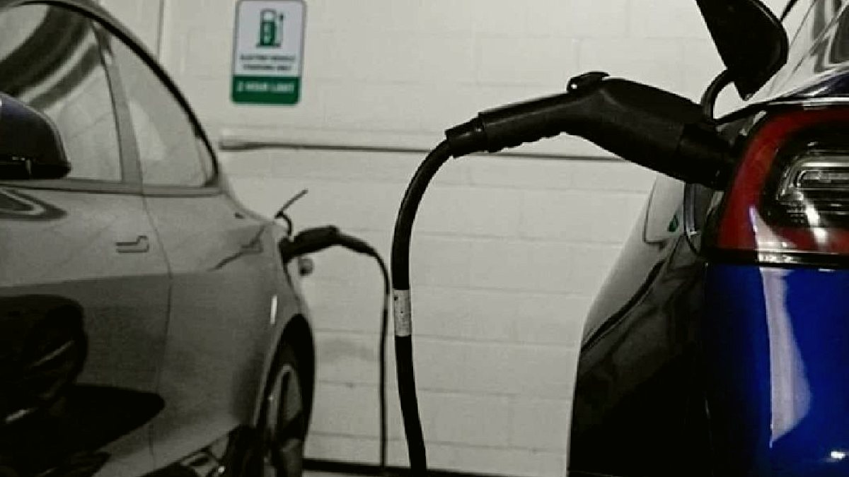 Elektrikli araç pazarında dengeler değişecek: Otomotiv devi üretimi durdurdu