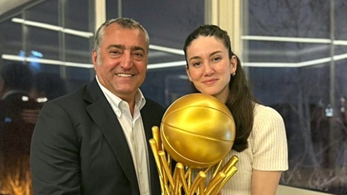 Fenerbahçe Opet şampiyonluğunu kutladı