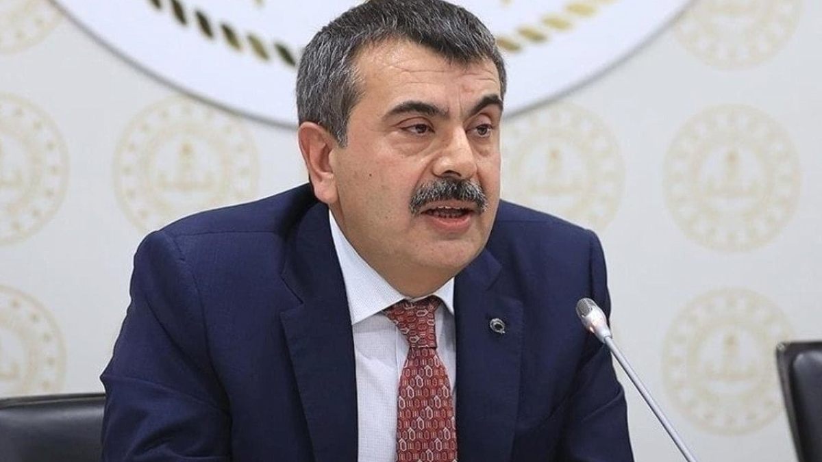 Milli Eğitim Bakanı Yusuf Tekin'den "Ara tatil kaldırılacak mı?" sorusuna yanıt