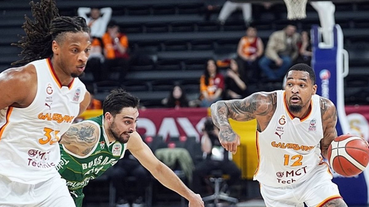 Galatasaray MCT Technic evinde Bursaspor Basketbol'a şans tanımadı