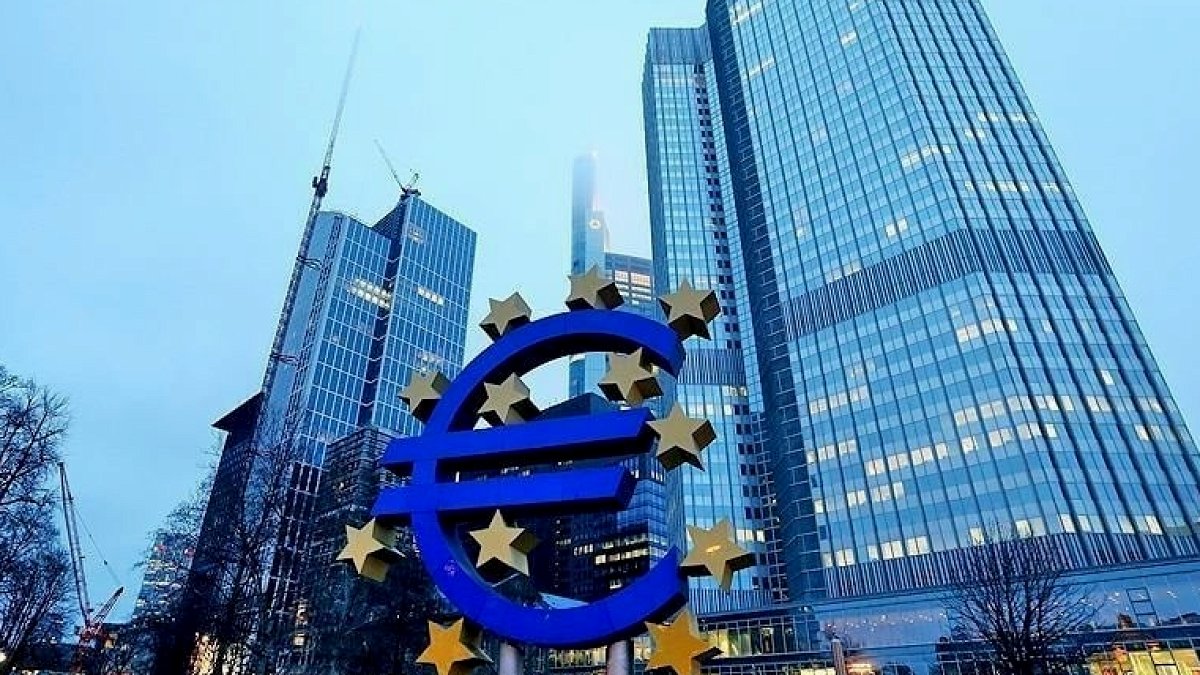 Euro Bölgesi'nde üretici fiyatları şubatta düştü