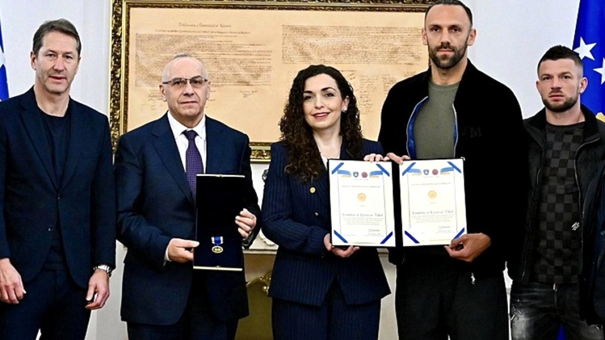 Kosova Milli Futbol Takımı’na madalya verildi! Vedat Muriqi açıklamalarda bulundu