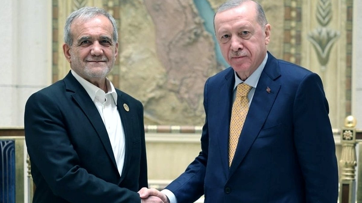 Cumhurbaşkanı Erdoğan, Pezeşkiyan ile görüştü