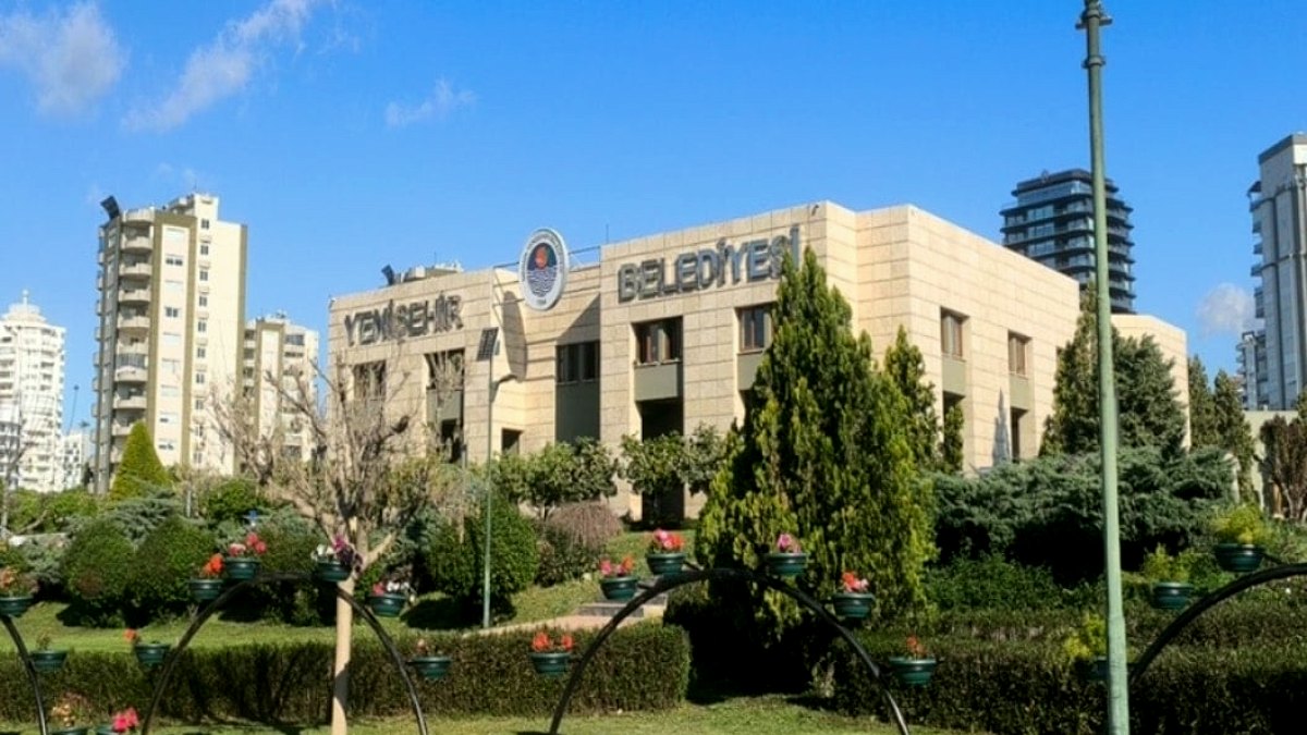 Son dakika...  CHP'li Mersin Yenişehir Belediyesi'ne operasyon!