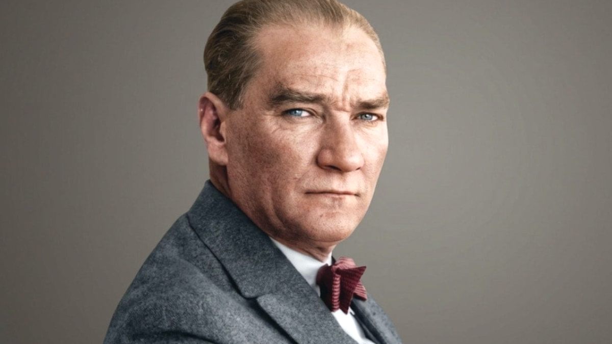 Atatürk’e mektuplara yasak koyan bakanlık camilerde ok attıracak