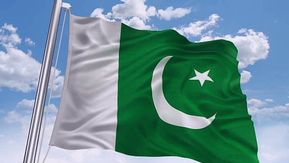 İsrail'e demediğini bırakmayan Pakistan Savunma Bakanı tepkiler üzerine paylaşımını sildi
