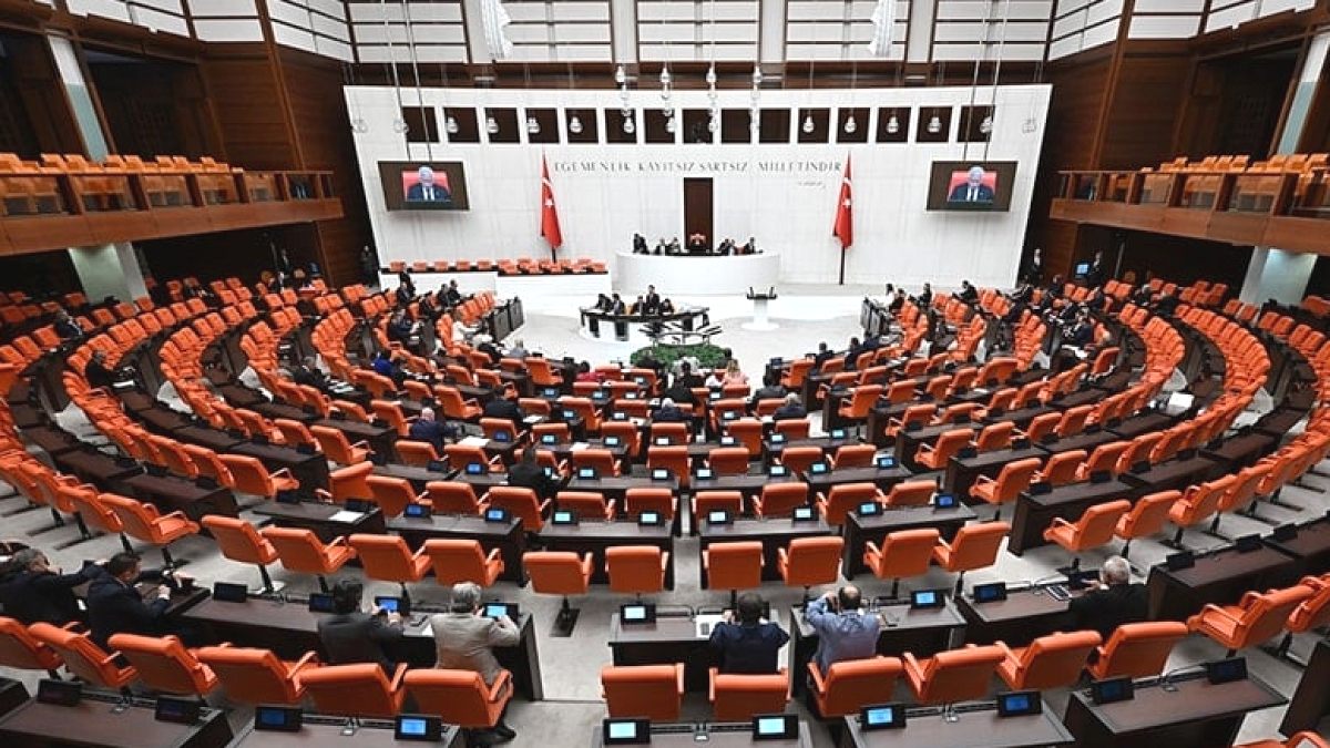 Meclis’te yeni dönem: Yoklama isteyip kaçan vekilin maaşı kesilecek
