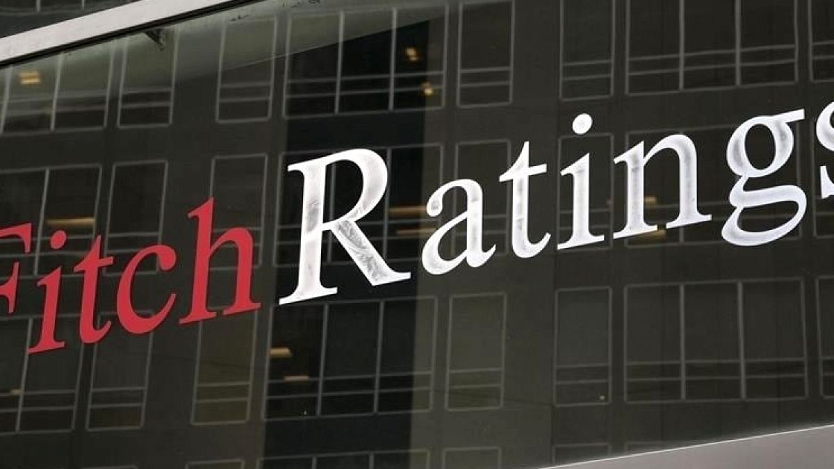 Fitch’ten Türkiye’ye görünüm freni: Pozitiften durağana indirdi