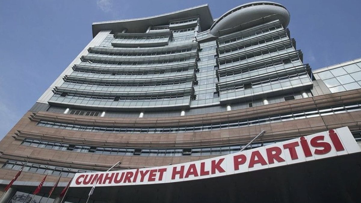 Son dakika...CHP'de sürpriz istifa: İl başkanı görevi bıraktı