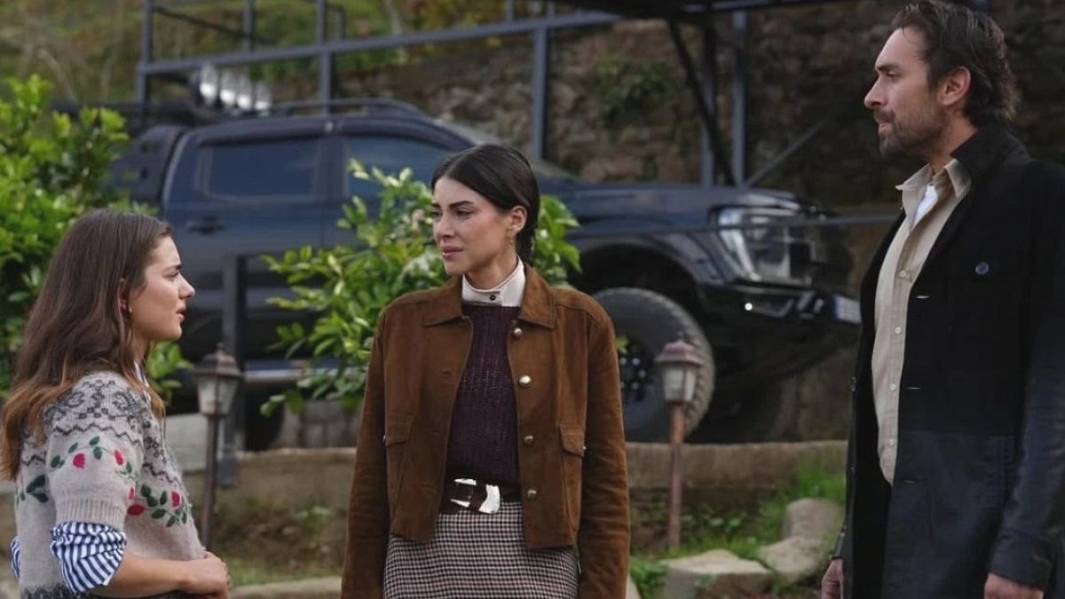 Taşacak Bu Deniz'in Eleni'si daha fazla dayanamadı