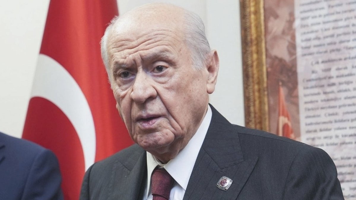 Bahçeli'den İbrahim Tatlıses'e geçmiş olsun telefonu