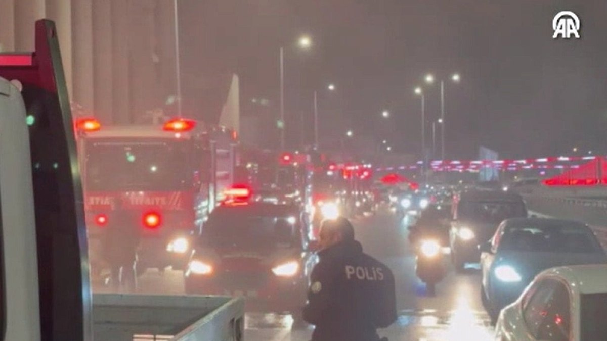 Çekmeköy'de elektrikli otomobil yandı!