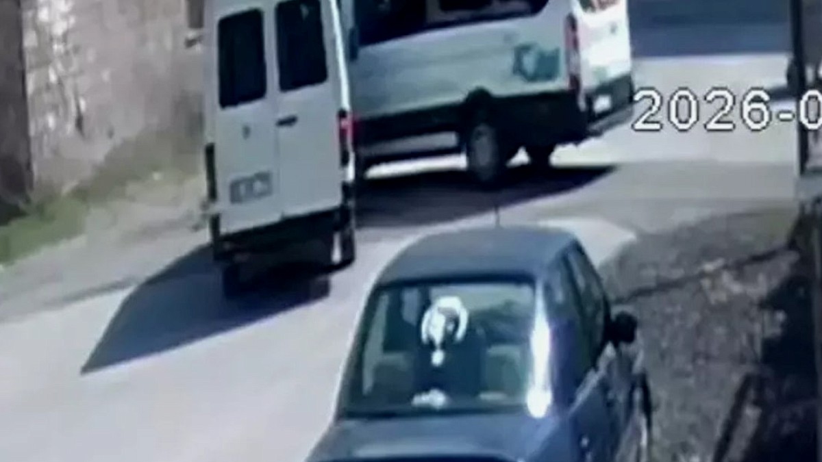Kayseri’de iki servis aracı çarpıştı: 8 öğrenci yaralandı