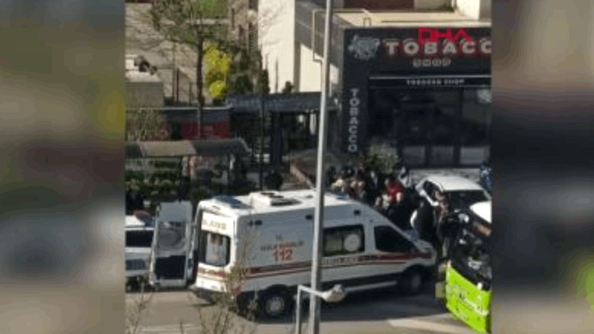 Lise öğrencileri arasında bıçaklı kavga!