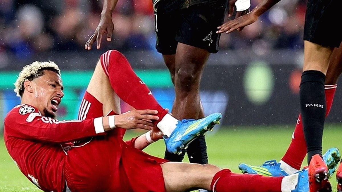 Liverpool'da Hugo Ekitike şoku! 9 ay sahalardan uzak kalacak