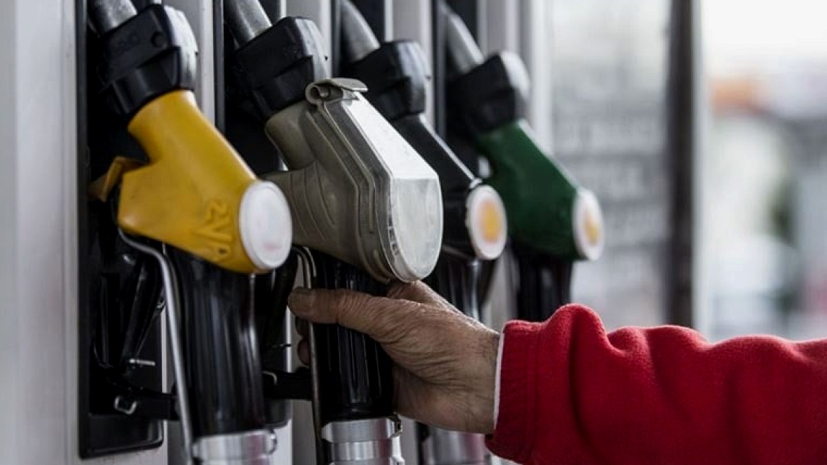 Akaryakıtta tabela değişti: Motorine indirim geldi!