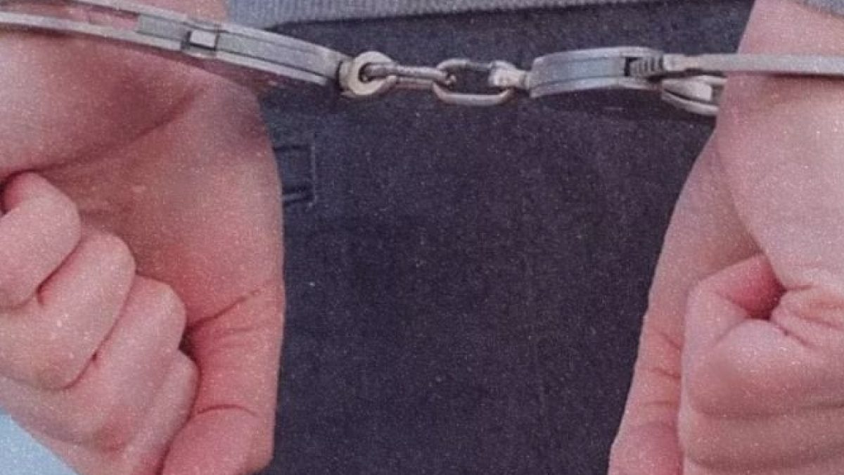 'Okula silahla gideceğiz' paylaşımı yapan 2 öğrenci gözaltına alındı