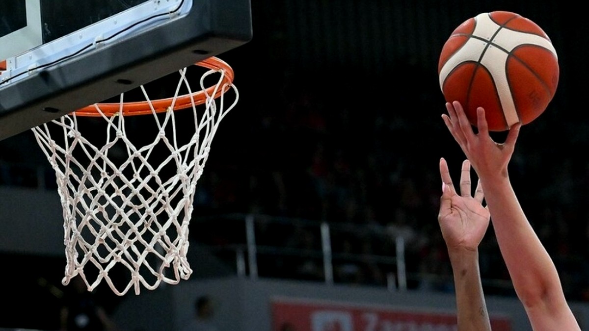 Fenerbahçe ile Galatasaray FIBA Kadınlar Avrupa Ligi'nde final için parkeye çıkıyor
