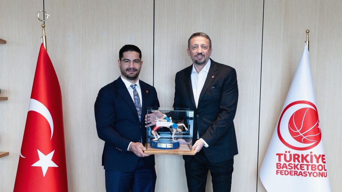 Taha Akgül ile Hidayet Türkoğlu, Türk sporunun gelişimi için buluştu!