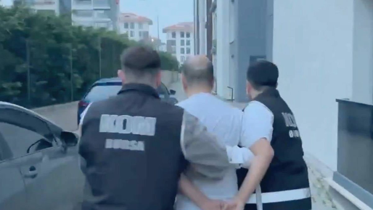 Son dakika... Gülistan Doku soruşturmasında Tunceli Hastanesi'nin eski başhekimi gözaltına alındı