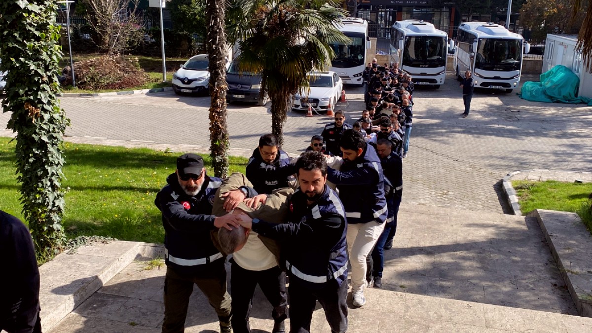 Üç ilde suç örgütü operasyonu: 25 gözaltı