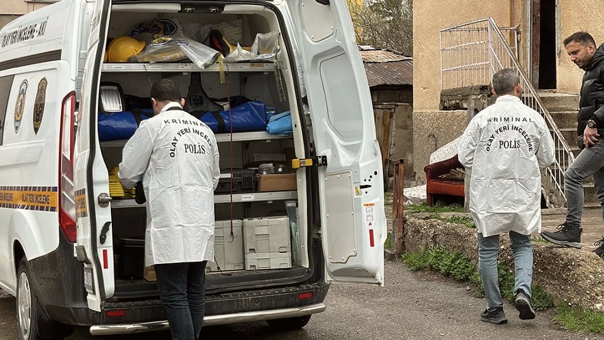 Sivas'ta bir kişi boşanma aşamasındaki eşini bıçakladı