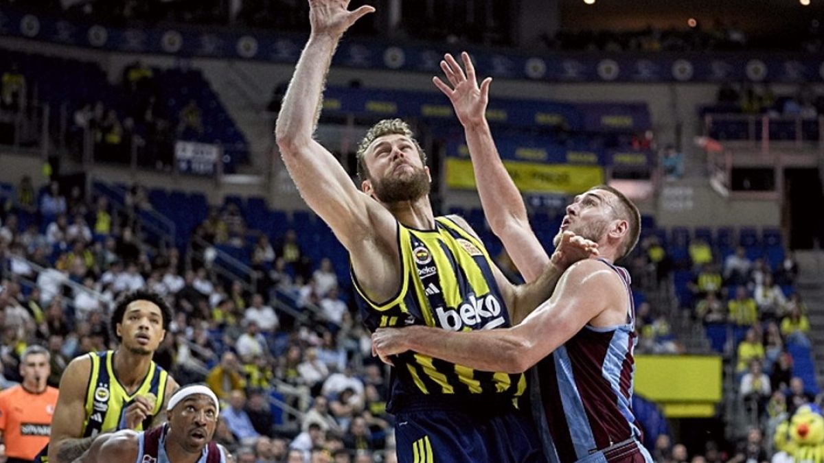 Fenerbahçe Beko, sahasında Trabzonspor'u 93-90 mağlup etti.