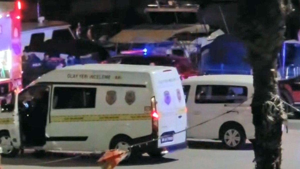 Bakırköy'de yatta çıkan yangında 1 kişi hayatını kaybetti