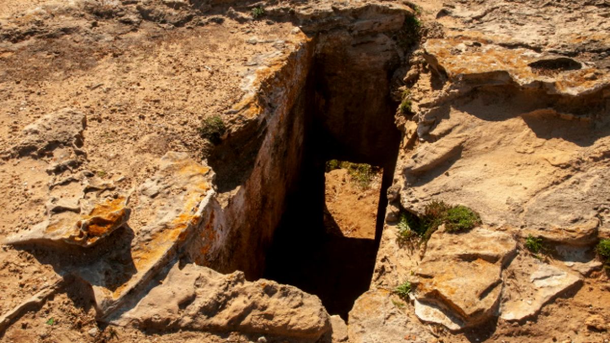 12 metrelik bu mezar bir 'hayalet' için yapılmış: 'Buradayım' diyor