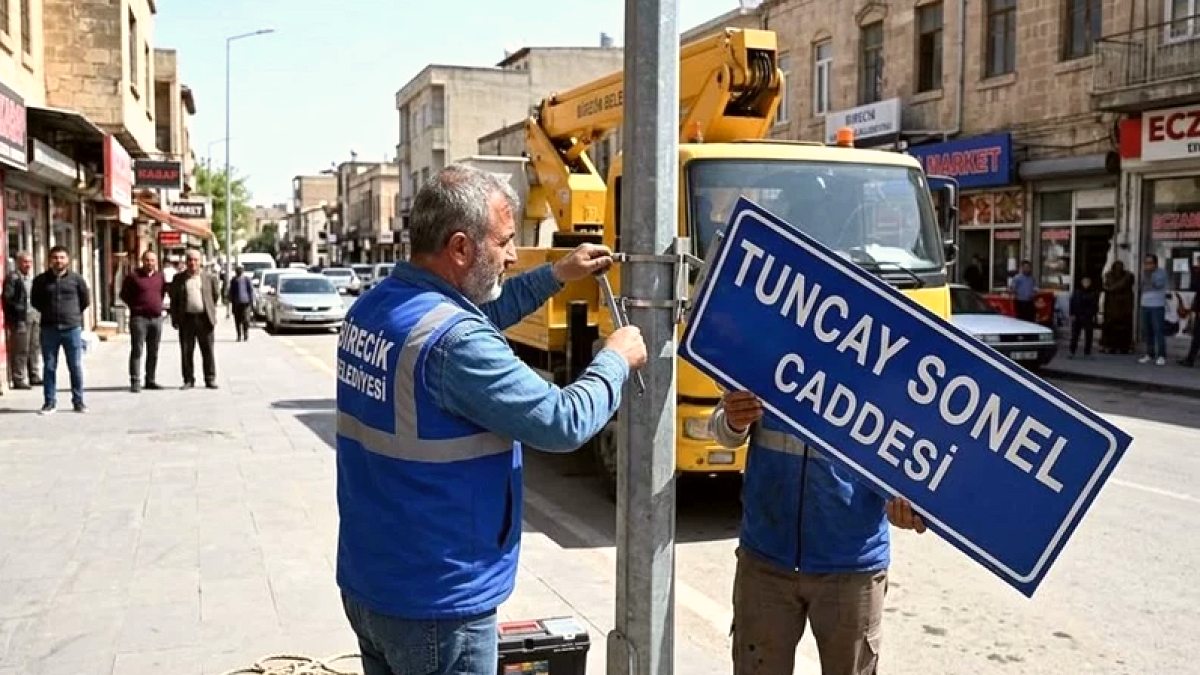Tuncay Sonel'in adı sokaklardan siliniyor