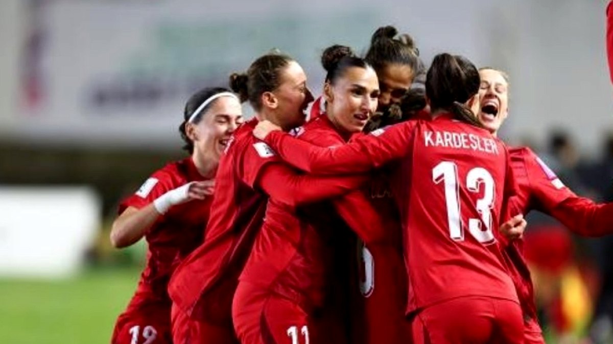 A Milli Kadın Futbol Takımı, FIFA dünya sıralamasında 7 basamak yükseldi!