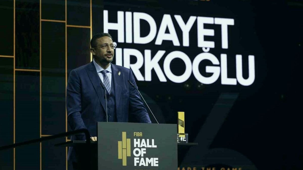 TBF Başkanı Hidayet Türkoğlu, FIBA Hall of Fame 2026 ödülünü aldı!