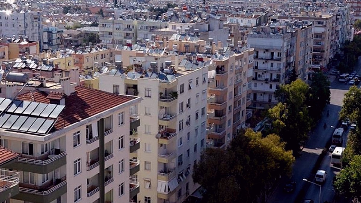 Apartmanda oturan herkes ödemek zorunda: Geciktirenin kapısına icra dayanıyor