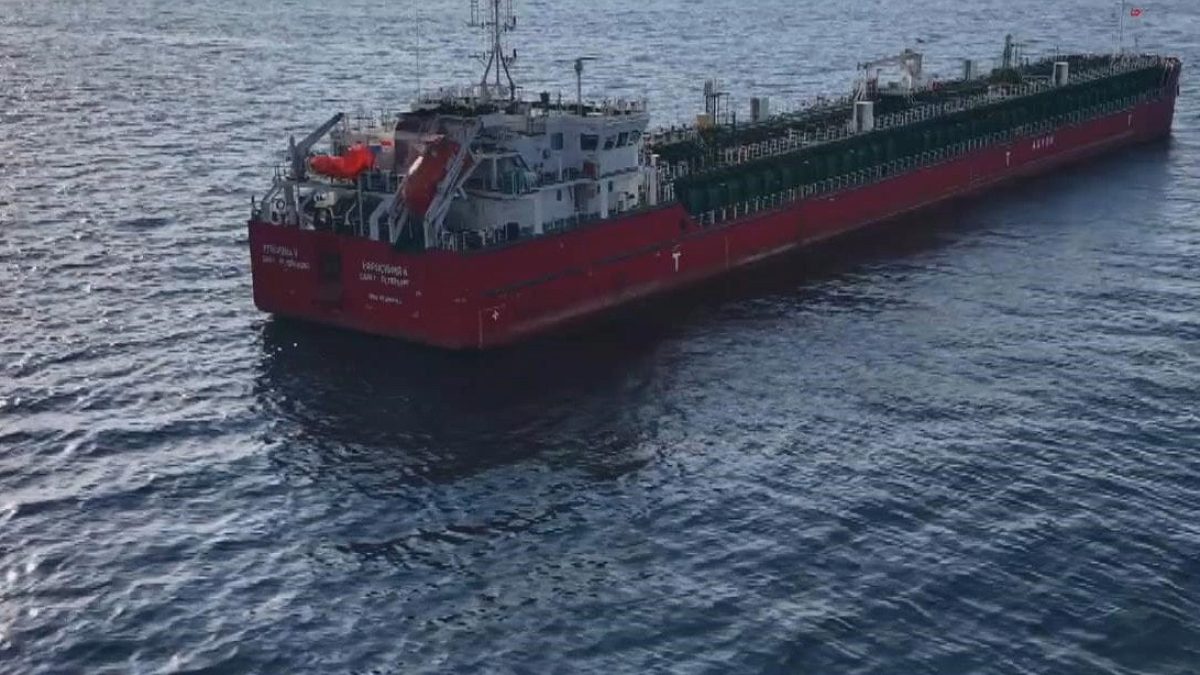 Onlarca İran tankeri ABD ablukasını aştı