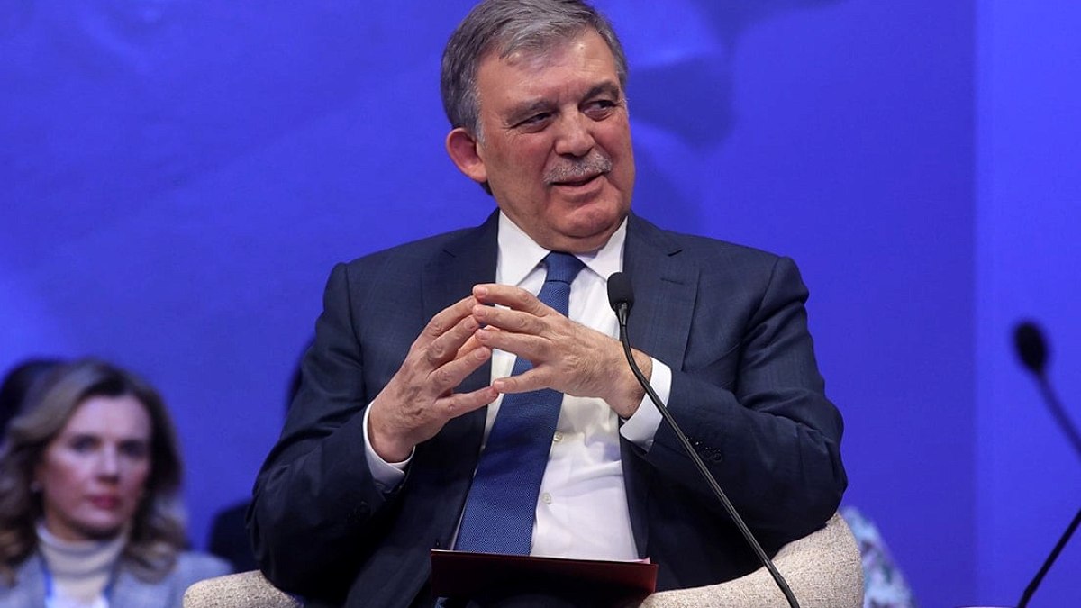 Abdullah Gül uzun süre sonra konuştu, iki ülkeye ateş püskürdü